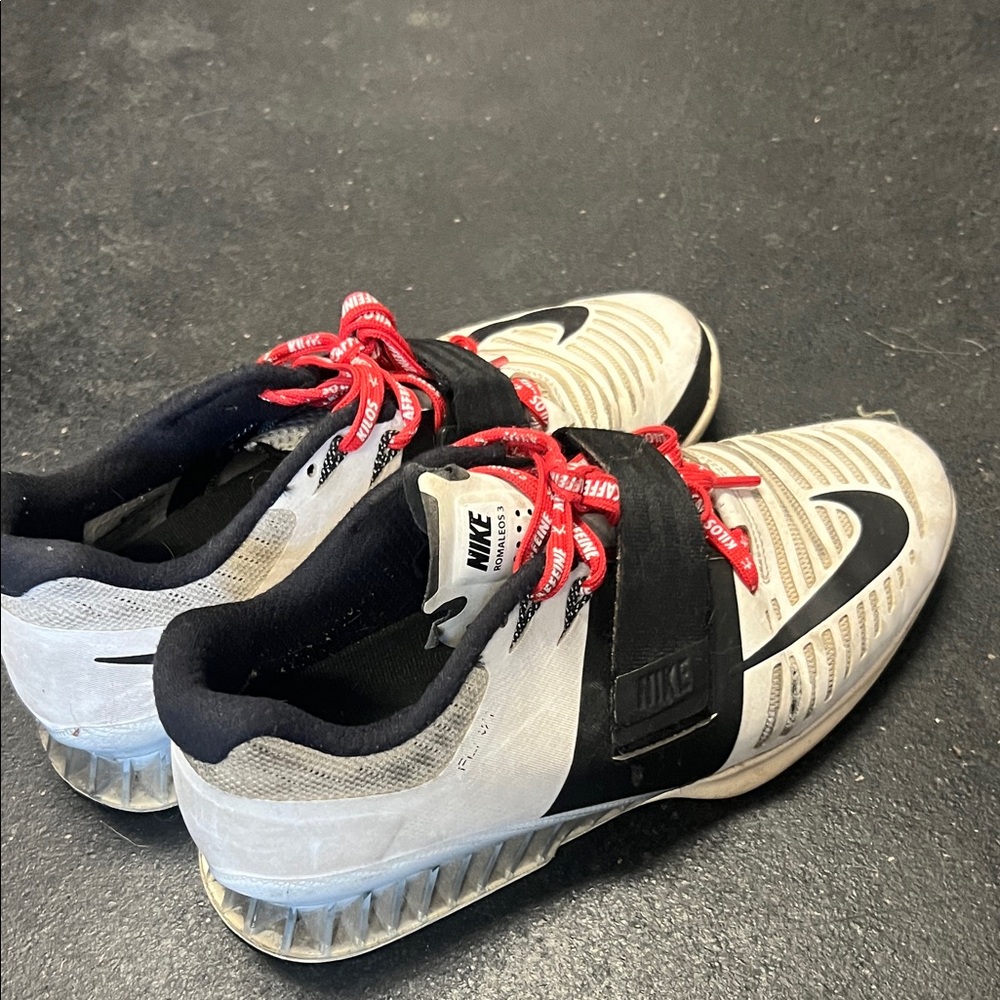 Nike Romelos Lifters W8.5 M7